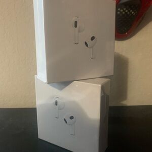 Apple White Wireless Earbuds